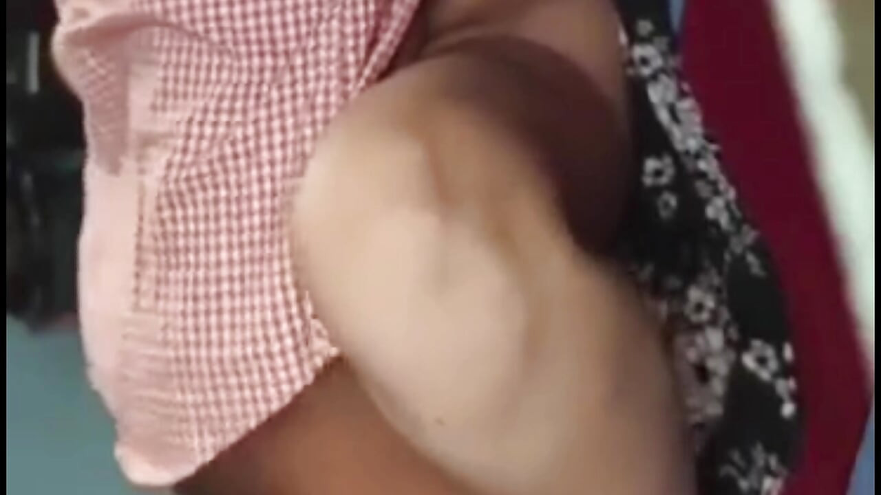 成熟したネパール人カップルのベッドルームでの熱いセックス