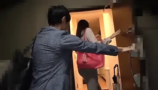 Kiralık baştan çıkarıcı bir kadın.