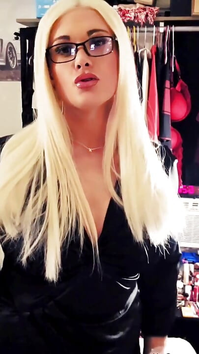 Kylie's Hottest Smoking Fetish This Year