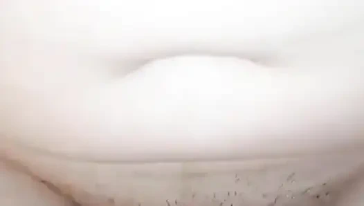 Emma дрочит и стонет киска, затем трахает пальцами киску с удушением и спермой вместе