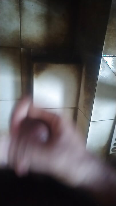 Baathroom men viry nikaalna bhaari maastarbeshan
