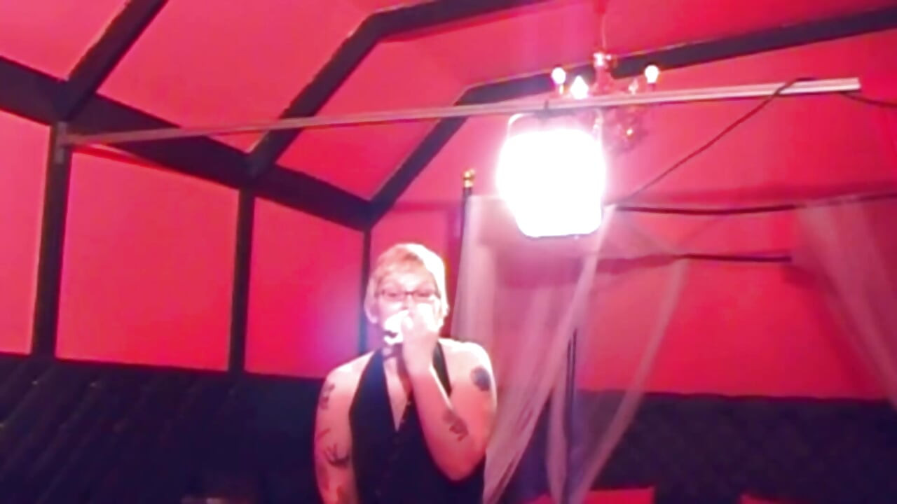 Two Sluts Have a Gangbang with Real Amateurs in a Club