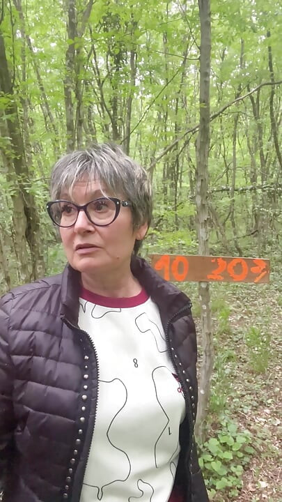 Мадам О, анал на відкритому повітрі!!