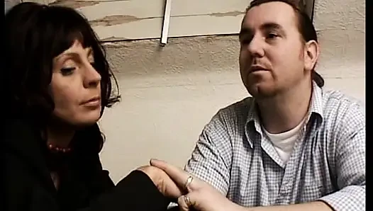 Heiße deutsche brünette hart gefickt vor sexy milf