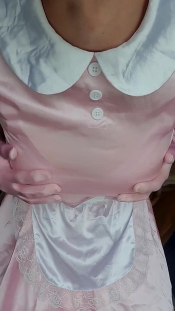 Ružičasta sobarica i analni čep