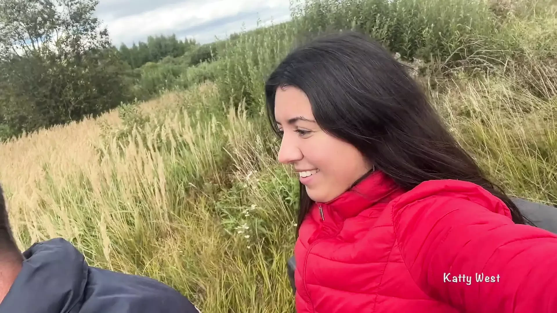 Körde en skönhet och knullade henne på en atv i skogen