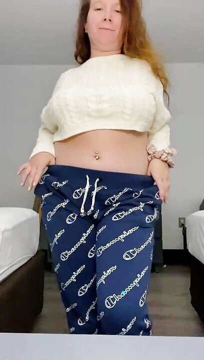 48 yaşındaki lezbiyen kuaförüm kazakla kendimi siktiğim bu videoyu bahşiş olarak aldı