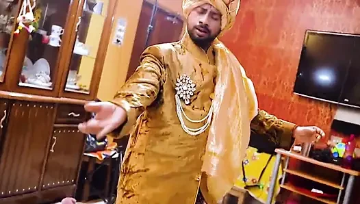 Raja ne naukrani ko sona dekar khusi khusi chod diya