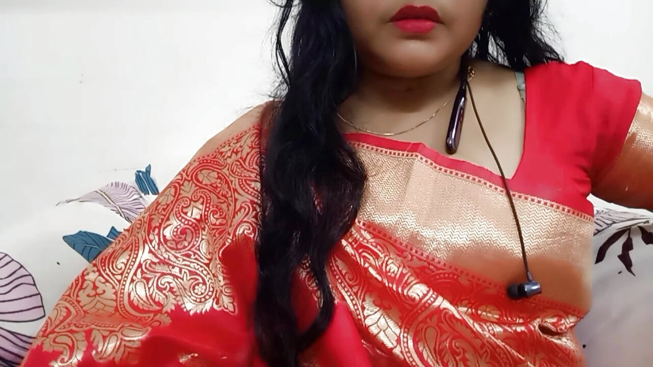 Naukar ne malkin ko nude video call karte samay pakad liya