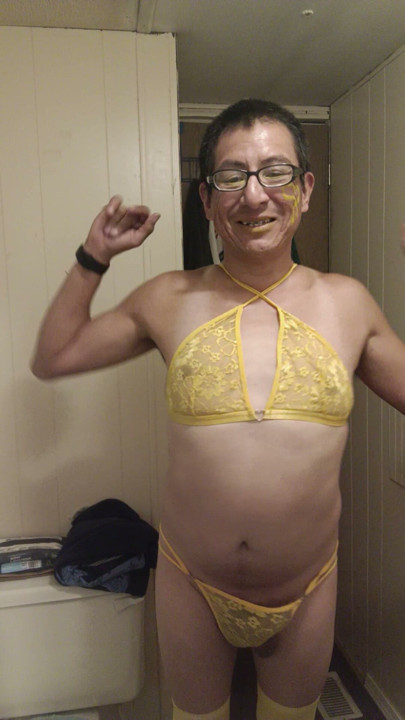 Me playing with my jiggle booty in my Yellow outfit .  Am I good girl? Should I try CEI ? Let me know in the comments. . .
