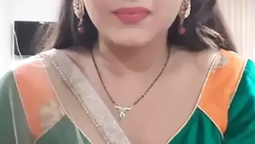 indian girl doing selfies with boyfriend.mp4