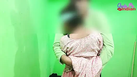 18 yaşındaki öğrenci gerçek desi bakire genç Hintli kız ilk kez göğüslerini ve amcığını seviyor sert anal parmaklama kız arkadaş okulu