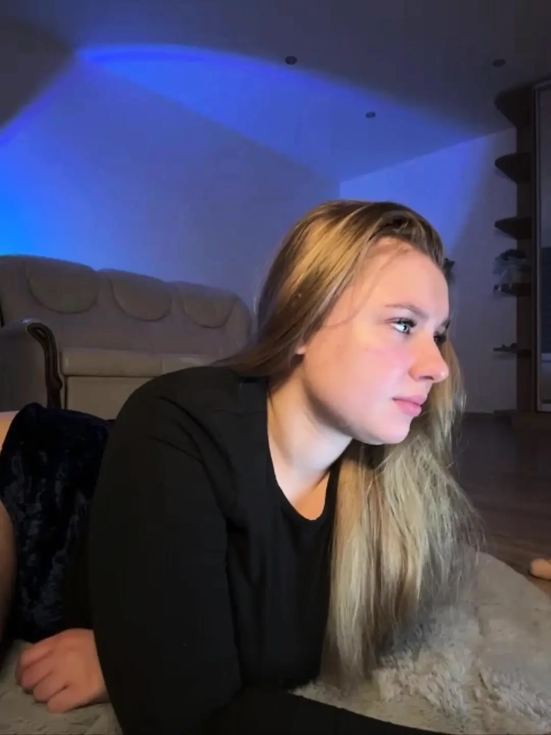 Jucielussie bouncing natural tits and fingering in doggystyle