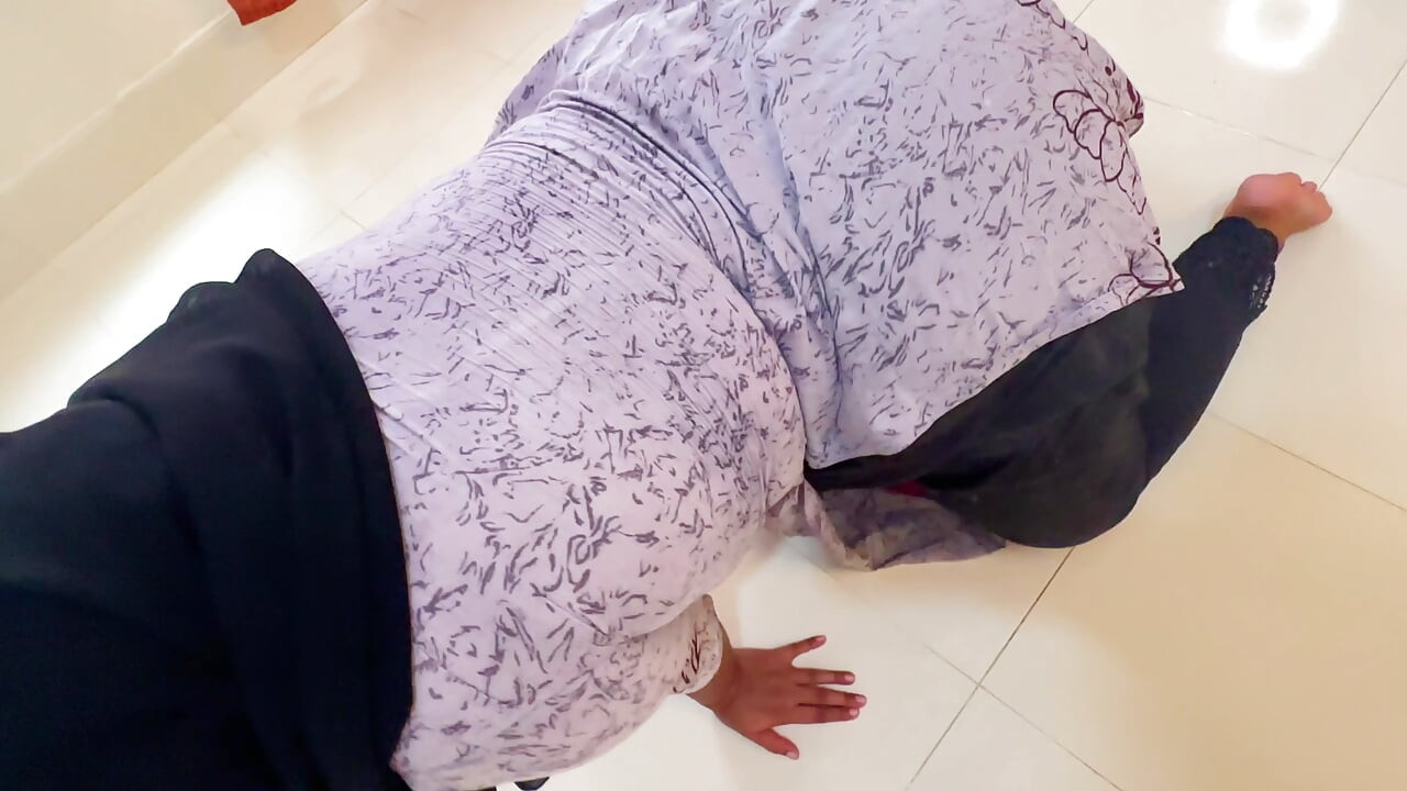 19yo Big Ass and Big Tits BBW Hot Maid Fucked by Owner While She Cleaning Room - Ep-2
