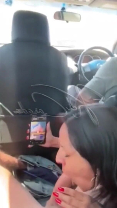 She gave her pussy in the moving car | Clip 1