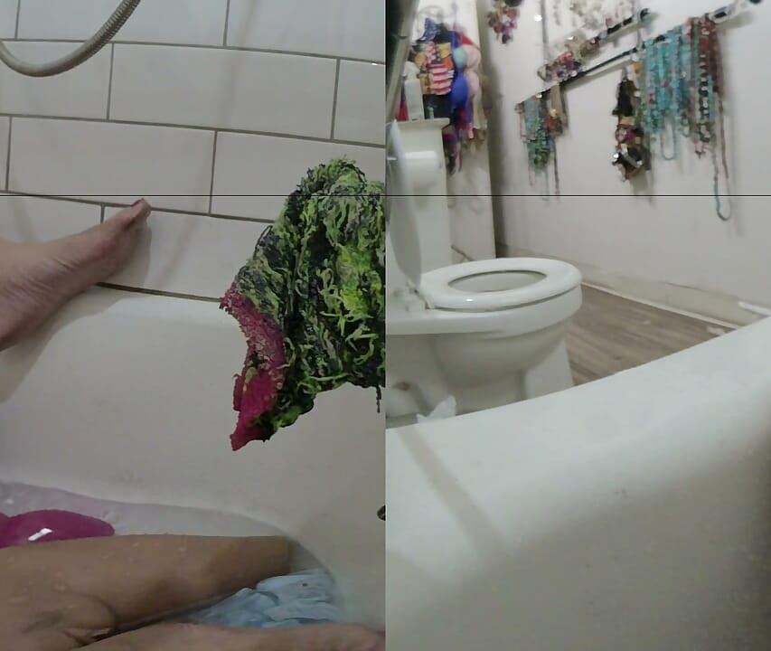 Lizzy Yum SD October 2026 Bathing Masturbation Dilating