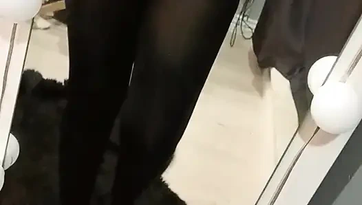 Nass-Masturbation in Höschenstrümpfen