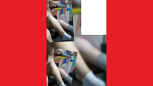 Tante tiriku dan pacarnya yang super sange ini lagi asik memeknya habis-habisan sampai dia mengerang keenakan!