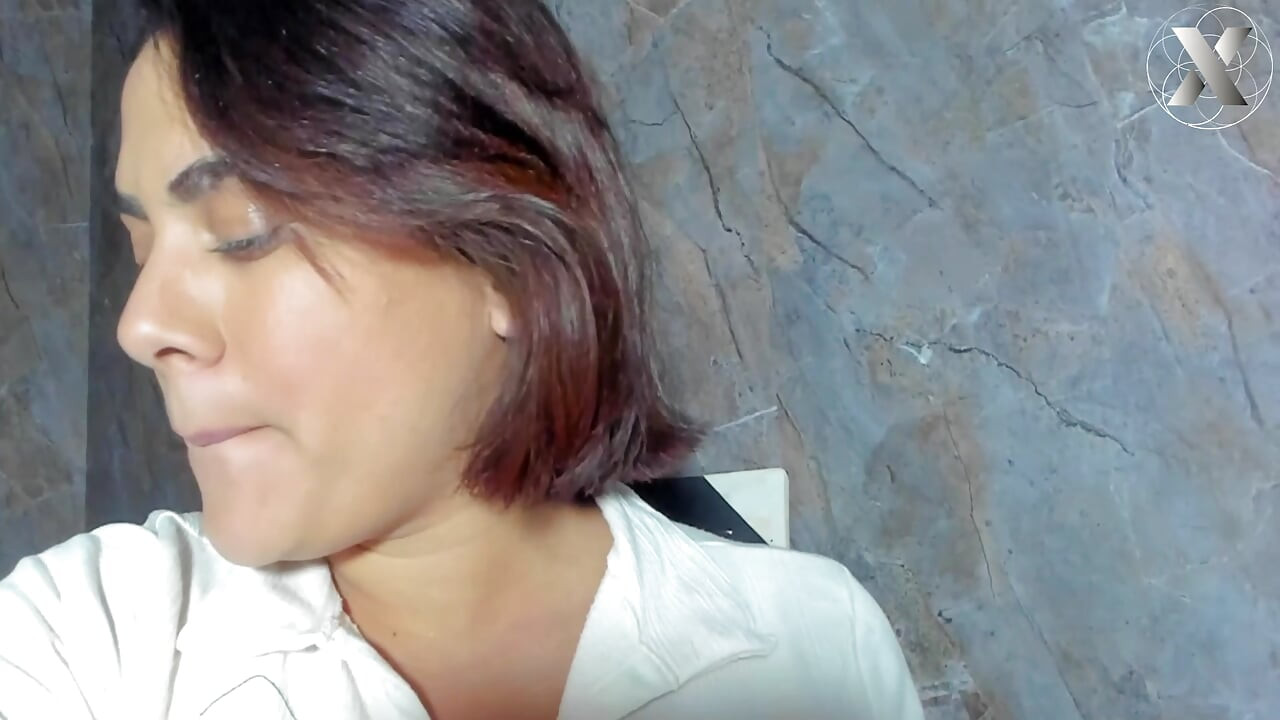 Orgasme Dari Lidah Bersendirian