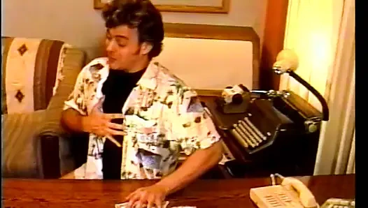 Die charmante brünette lorraine day würde gerne filmstar werden und sie ist bereit, alles zu tun, um ihr erstes casting zu bestehen