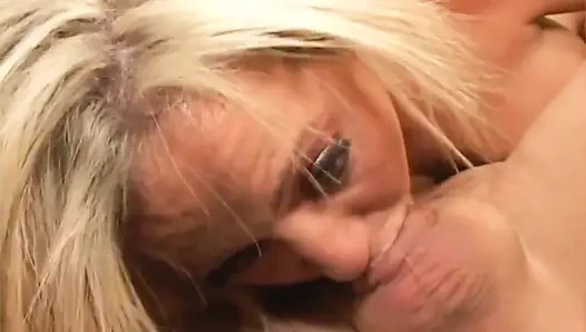 Cewek ini jadul banget tapi berpengalaman banget