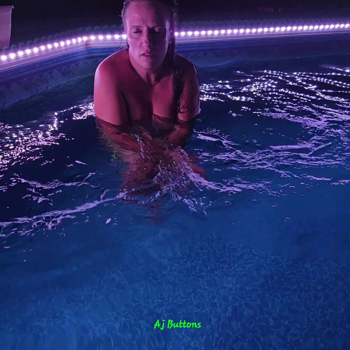 Just a sexy night in my pool. I do shoot custom videos. I have a big swimming pool and a Hot Body. 2 things put together =HOT!