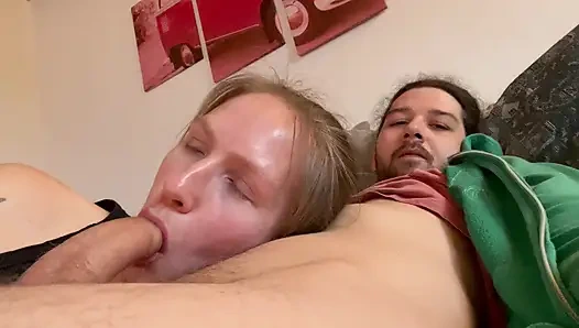 Video erste si cewek amatir lagi asik nyepong kontol