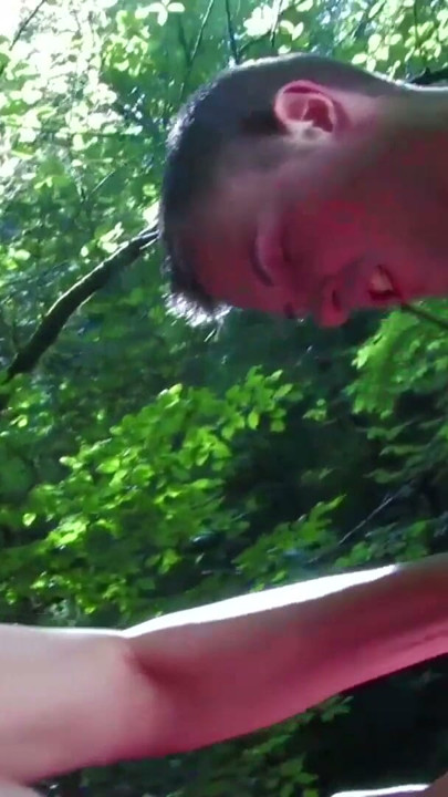 Wir trafen uns im Wald um laut zu ficken | Osa 1
