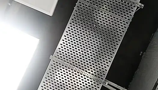 Seks di kantor dengan rekan kantor disetubuhi dengan keras oleh junior