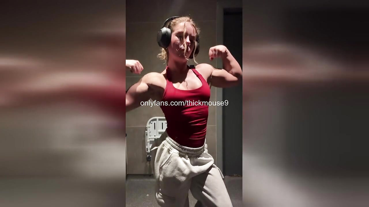 抖音事故：肌肉发达的18岁暴露湿逼直播！