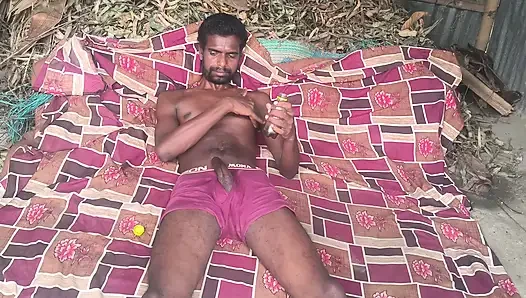 Desi bhabhi Aakar tel malish ki aur gand Mari