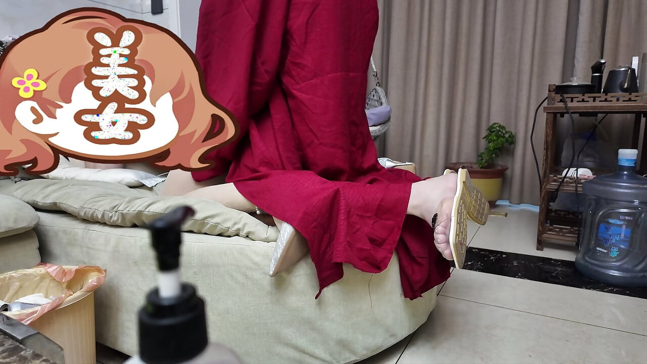Qipao'daki Sürtük Asyalı Kadın Kırmızı Göte Şaplak atıyor, Derin Domaltarak Sikişiyor Ve Acımasız Sikiş Makinesi Eğitimi