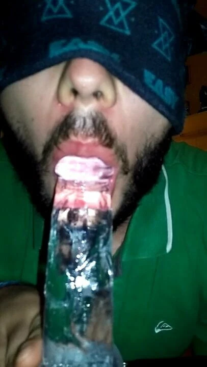 My first dildo mon premier gode