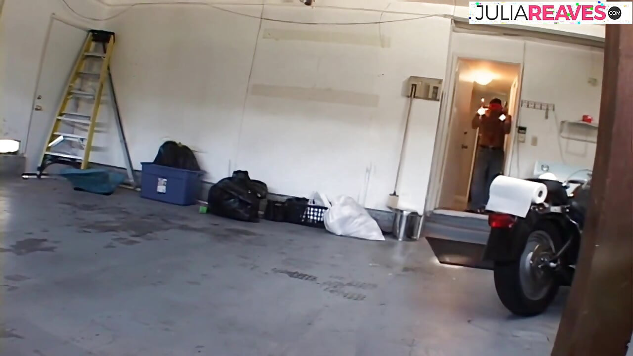 Zanemareni divljak pronađen u šumi i sada mu je dopušteno da me jebe