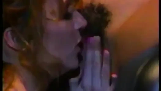 Retro, lesbische krankenschwester, exotische schönheit, isst in der nacht muschis im freien