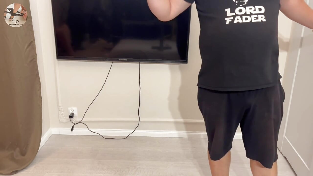 Lexi chupa la polla de Lucas y recibe mucho semen en su cara