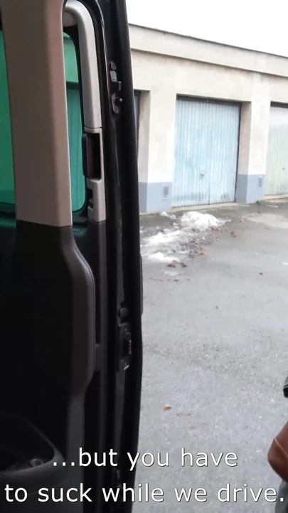 朋克摇滚疯狂的小妞需要骑乘和性爱