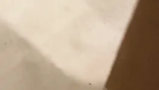 Показываю шоу для соседки