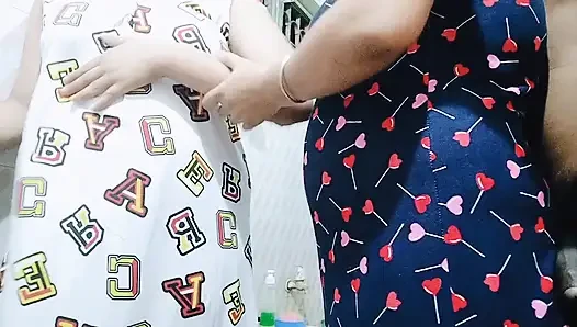 Hintli duşta üçlü sikiş..