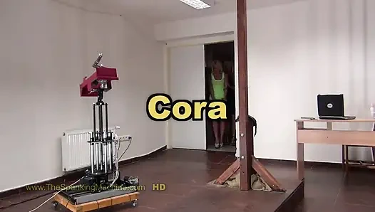 Cora2 шлепающая машина - порка без спины