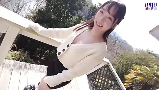 Cewek sange dengan tubuh aduhai ini lagi asik muasin memeknya sendirian sambil tersenyum -- bagian.1
