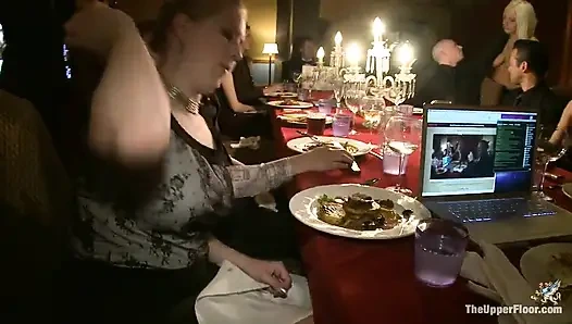 Dom'un akşam yemeği partisi!