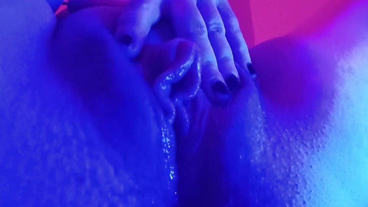 I Pump My Clit to Make It Growth and Jerk It off