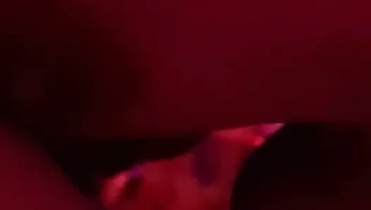 Я сосу его хуй, пока он лижет мои сексуальные пальцы ног