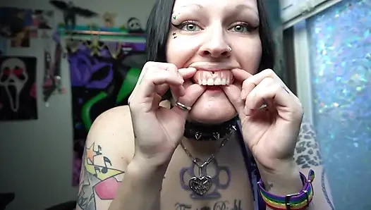 Büyük memeli gotik sürtük protezlerinin ve sakızlarının tadını çıkarmana izin veriyor 31 talimatı