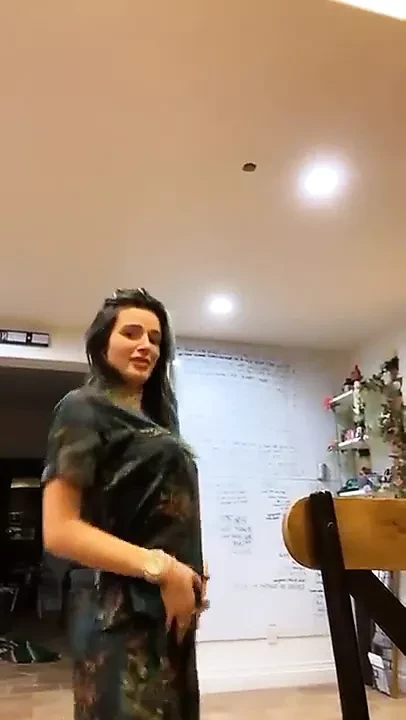 Bella Thorne nie tańczy języka stanika