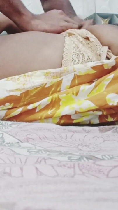 Kakak ipar sudipta yang lagi marah besar & abang iparnya yang sange - pertemuan diam-diam di kamar tidur, bagian -02 | Klip 1