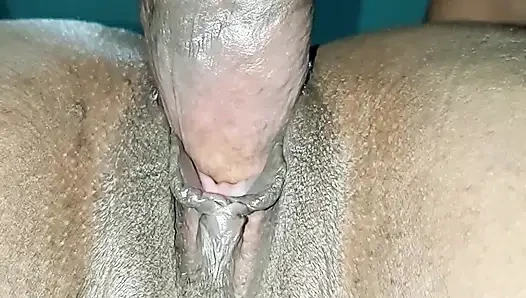 Cowok ini nyepong kontolku dan aku mengaku kalau aku sama pria lain di motel