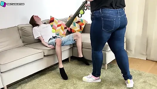 Ledakan testis! Selangkangannya sangat membenci kita haha! - Dave Moon - Jennifer - Bbusting (ballbusting)