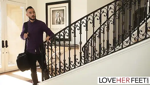 Strebsame latina madison wilde liebt es, hart gerammt zu werden